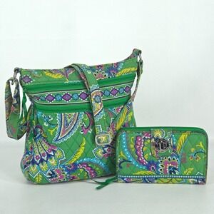 Vera Bradley Triple Zip Hipster Crossbody Bag Wallet Green Paisley Boho Peasant